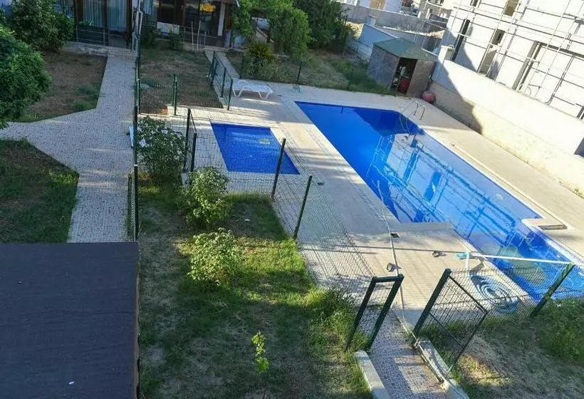 Vi̇lla Alp S Tri̇plex Lagoon Havuz Olanaği Sunan