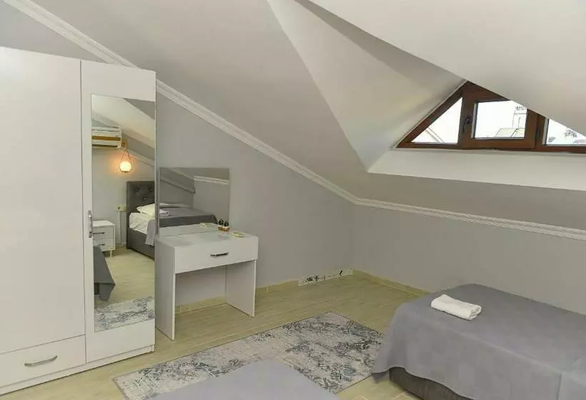 Vi̇lla Alp S Tri̇plex Lagoon Havuz Olanaği Sunan