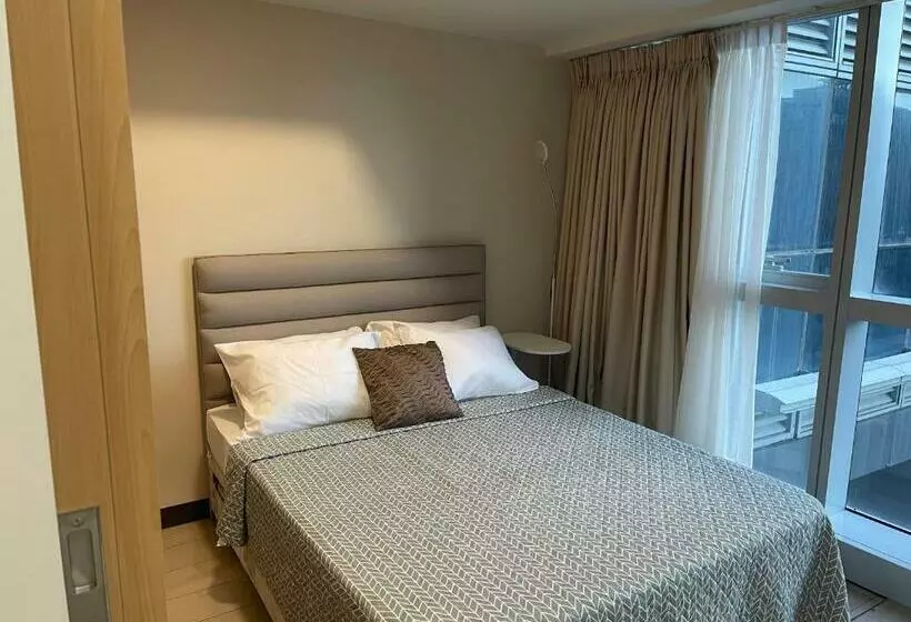 1 Br Condo Uptown Parksuites Bgc, High Floor, Morning Sun