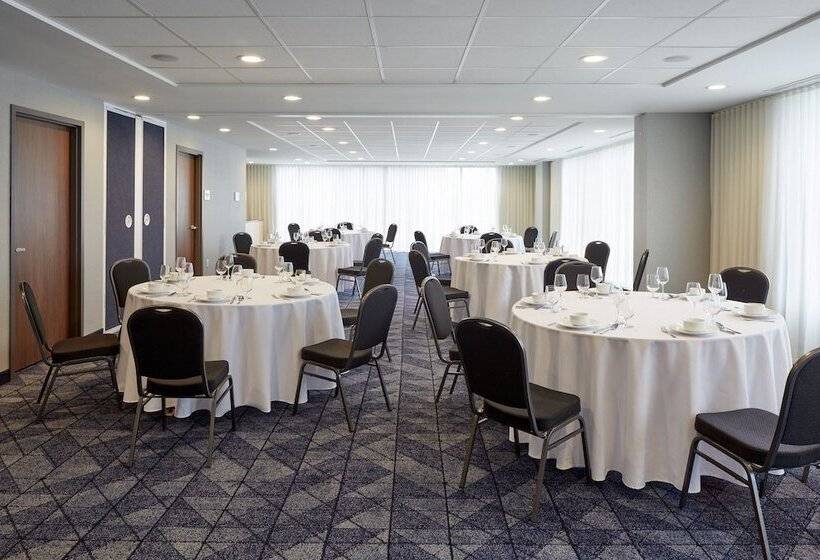 فندق Courtyard By Marriott Montreal Midtown