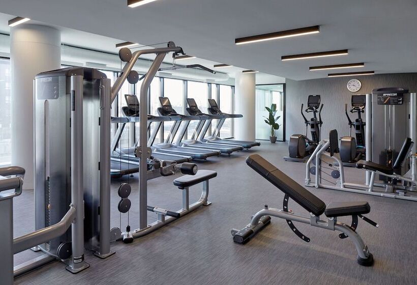 فندق Courtyard By Marriott Montreal Midtown