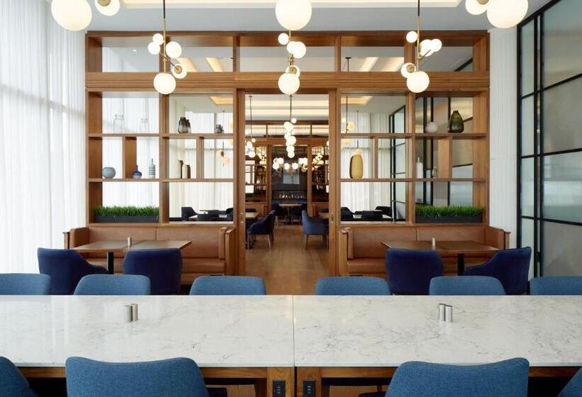 فندق Courtyard By Marriott Montreal Midtown