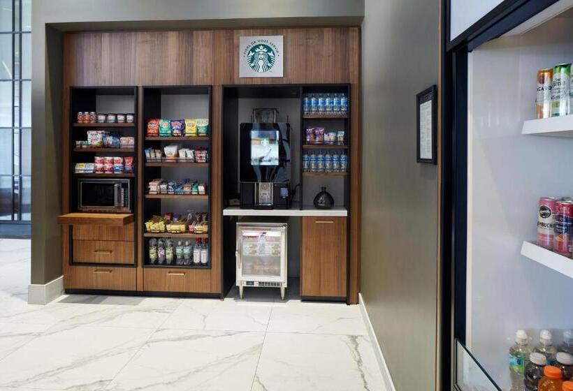 فندق Courtyard By Marriott Montreal Midtown