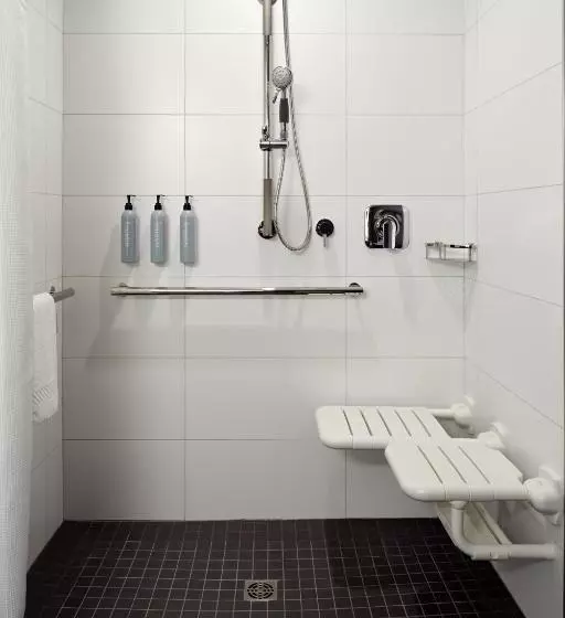 هتل Courtyard By Marriott Montreal Midtown