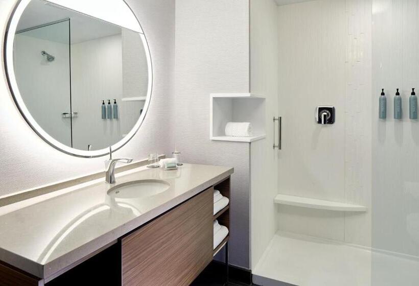 فندق Courtyard By Marriott Montreal Midtown