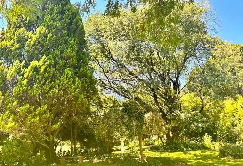 هتل Farm Stay At Rosemary Cottage On Haldon Estate
