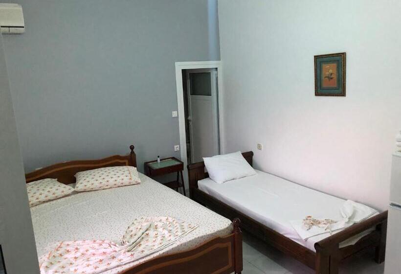 پانسیون Dina House