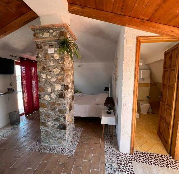 بنسيون Lady White