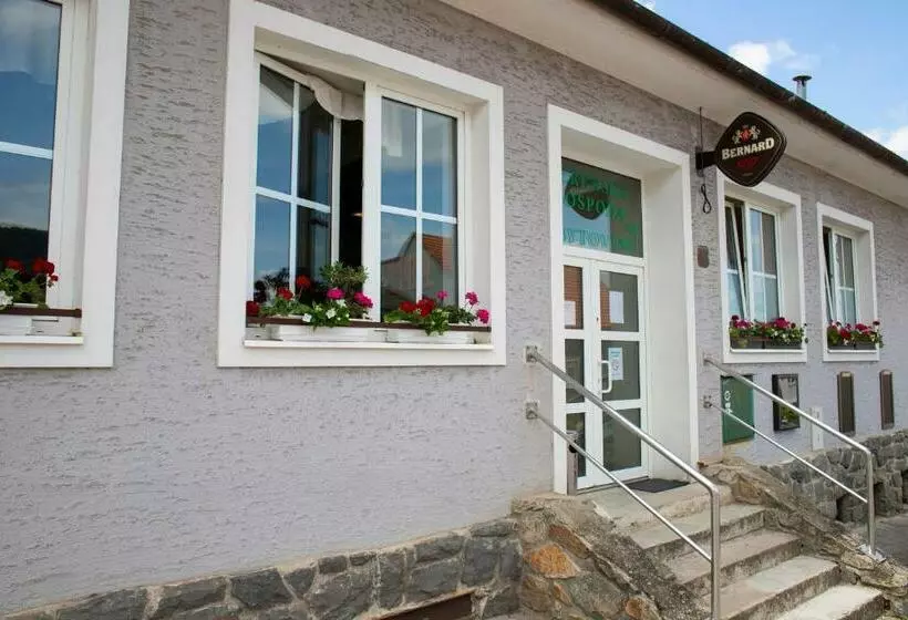 Majatalo Penzion Janota Perná