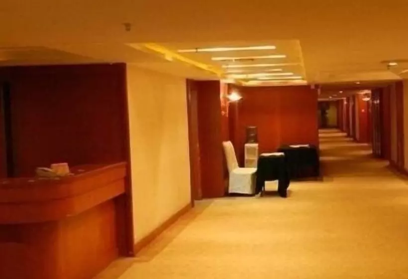 Отель Huadong International Business