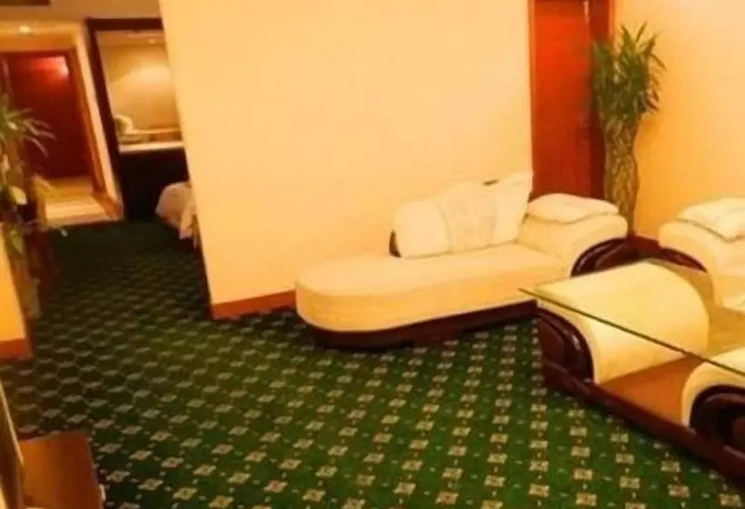 Отель Huadong International Business