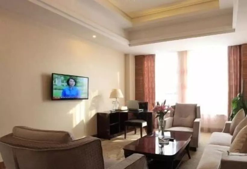 Отель Huadong International Business