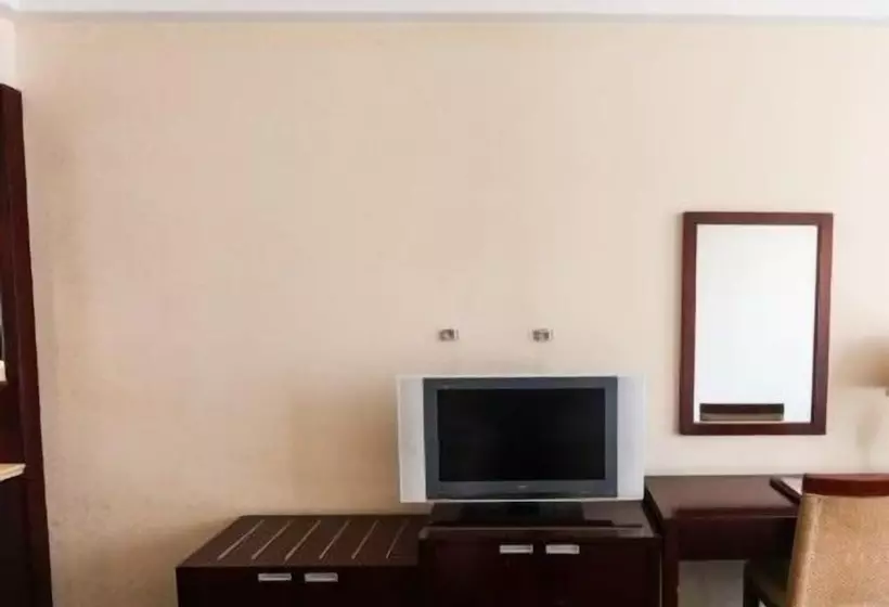 Отель Huadong International Business