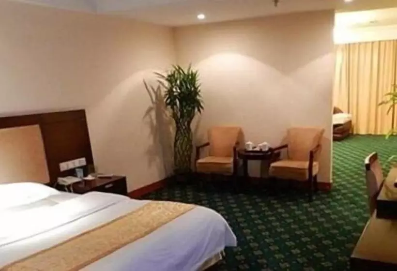 Отель Huadong International Business