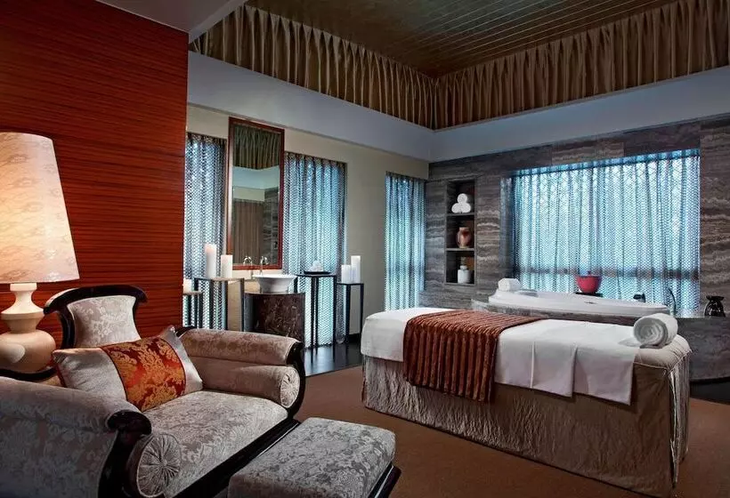 Sheraton Qingyuan Lion Lake Resort