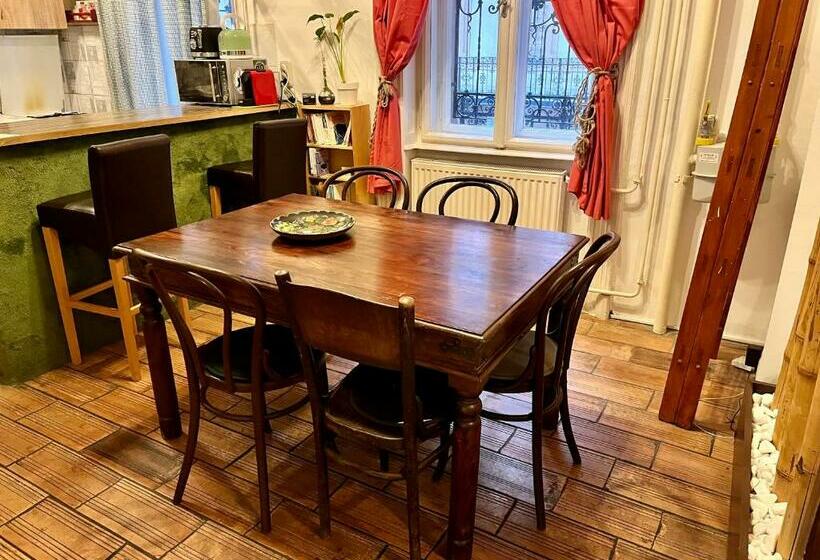 فندق صغير Vígszínház Private Rooms