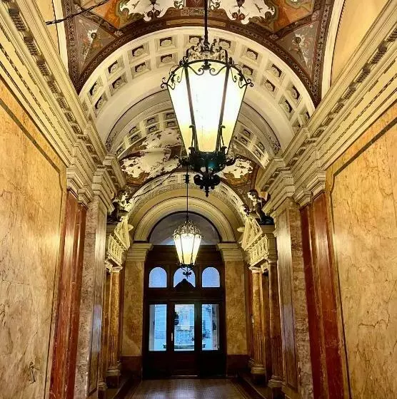 Retkeilymaja Vígszínház Private Rooms