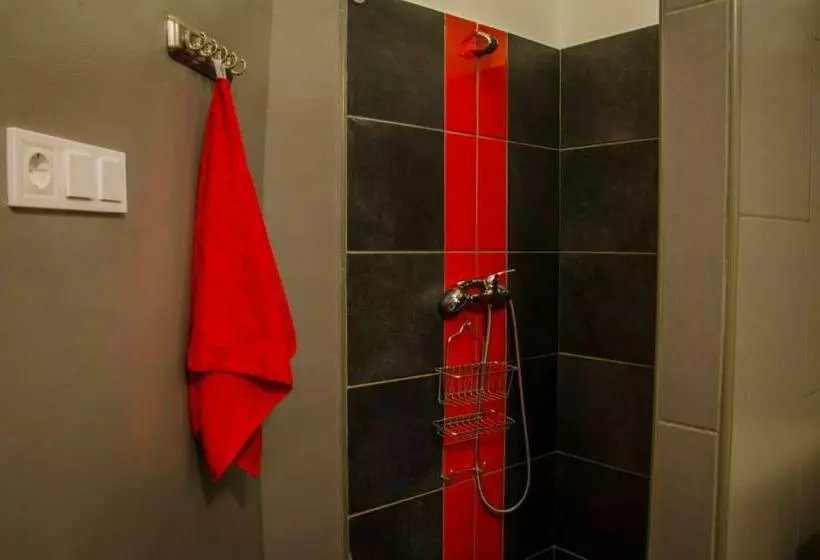 Retkeilymaja Vígszínház Private Rooms