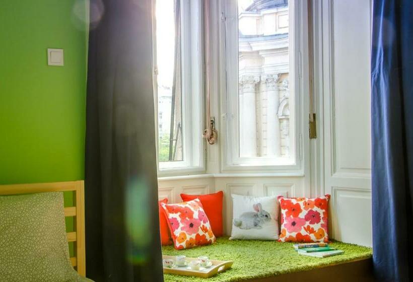 فندق صغير Vígszínház Private Rooms