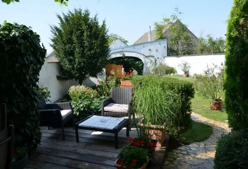 Aamiaismajoitus (B&B) Gästezimmer Klinger Tongisch