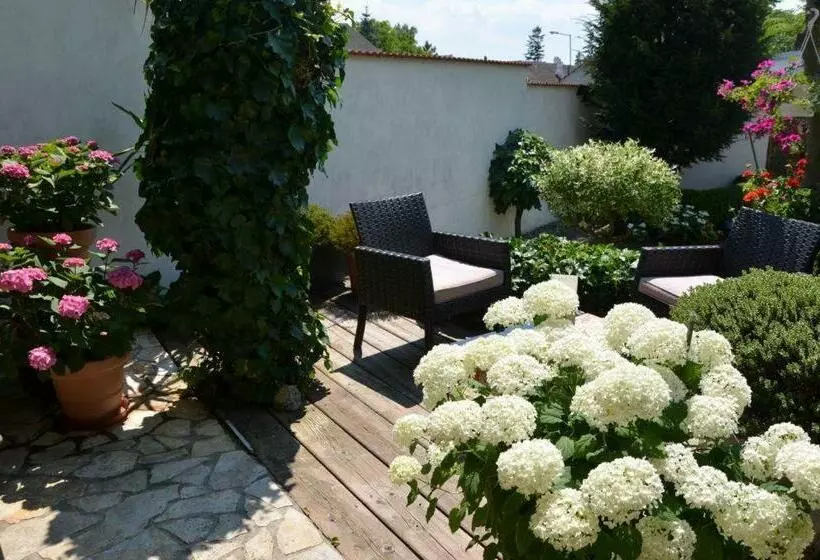 Aamiaismajoitus (B&B) Gästezimmer Klinger Tongisch