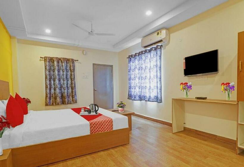 Hotel Oyo 91582 Lavish Stay