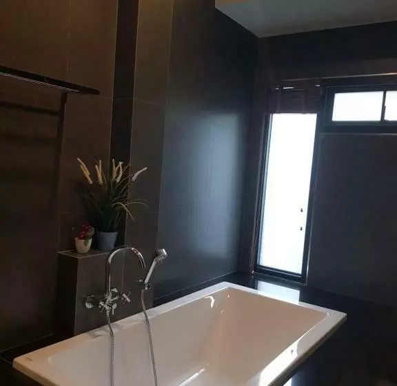 Nut & Non Pool Villa By Duangtham