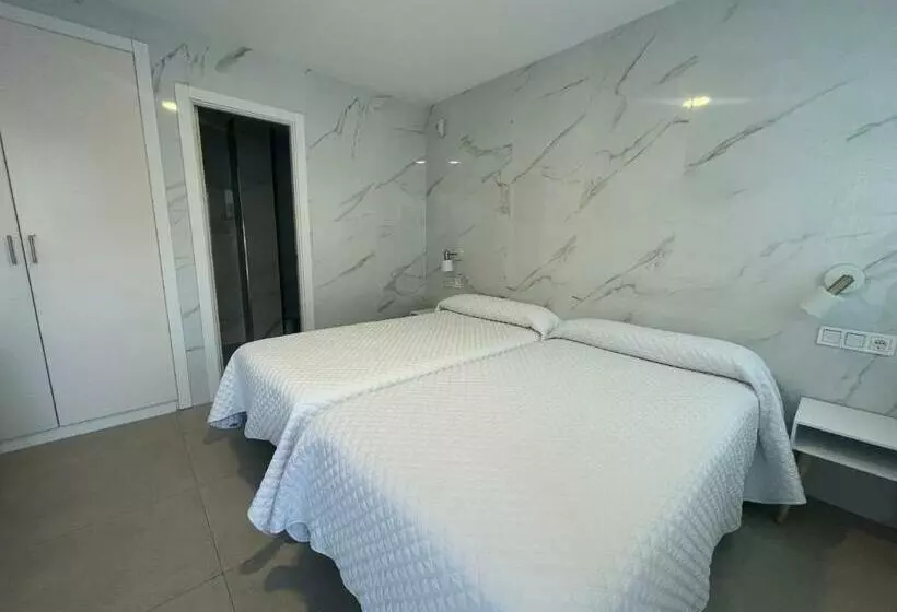 Majatalo Hostal Montevideo Beachfront