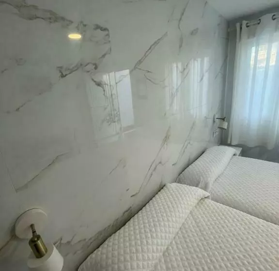 Majatalo Hostal Montevideo Beachfront