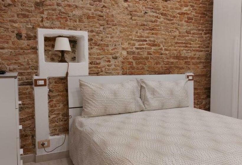 Bed and Breakfast Piazzetta La Maddalena 2