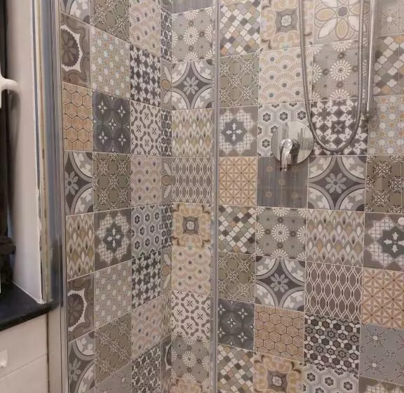 تختخواب و صبحانه Piazzetta La Maddalena 2