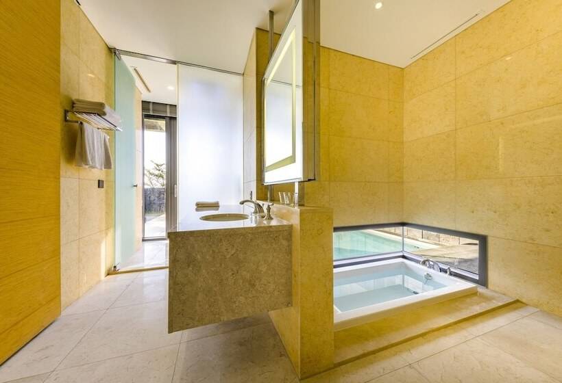 Stanford Hotel & Resort Jeju