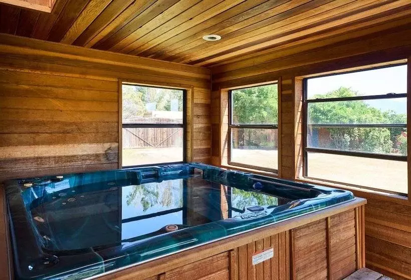 Aamiaismajoitus (B&B) Loba Luna Come Home To Enchantment