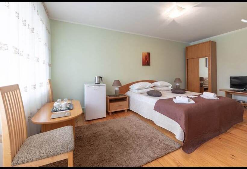 پانسیون Room In Guest Room   Valensija   Standard Twin Room