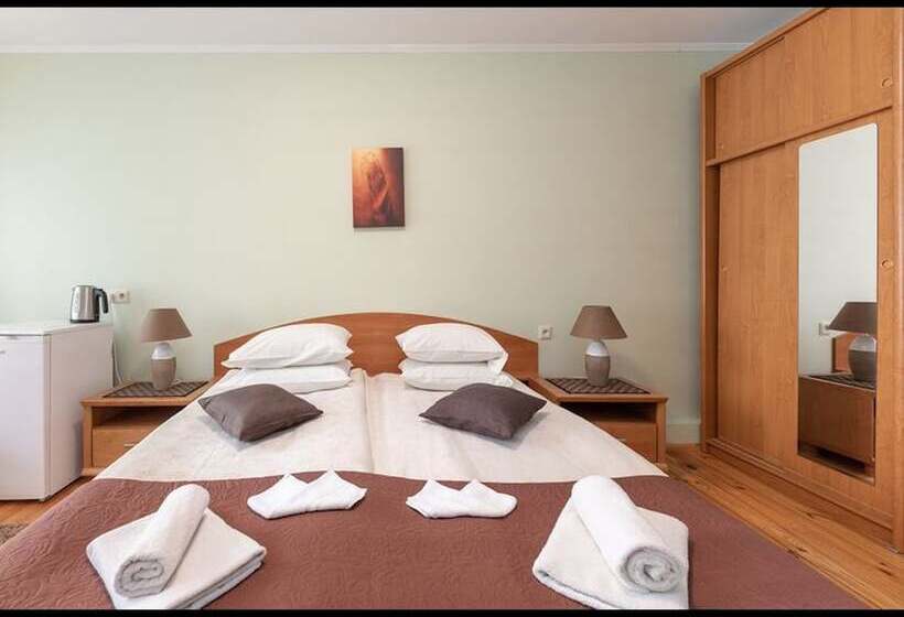 پانسیون Room In Guest Room   Valensija   Standard Twin Room