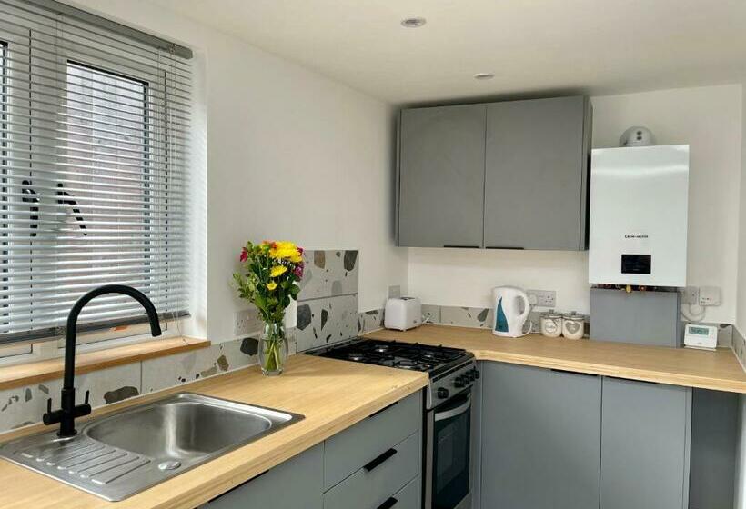 פנסיון The Little Hideaway