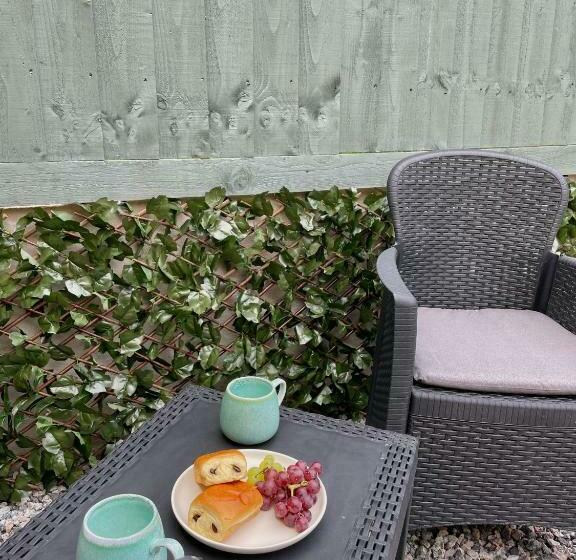 פנסיון The Little Hideaway