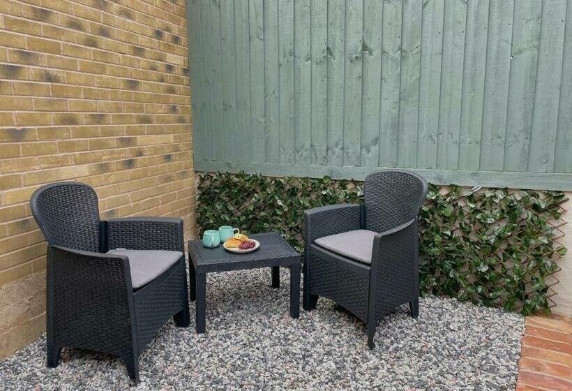 פנסיון The Little Hideaway