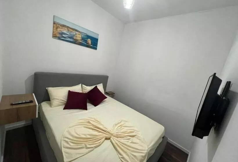 ペンション Victoria Houses, Vlore Albania