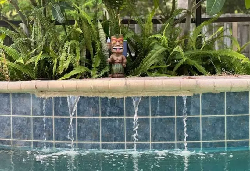 Poolside Cocoa Oasis W/ Tiki Bar!