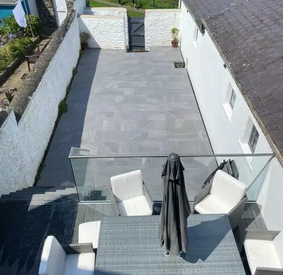 Aberaeron Island House   Panoramic Harbour Views