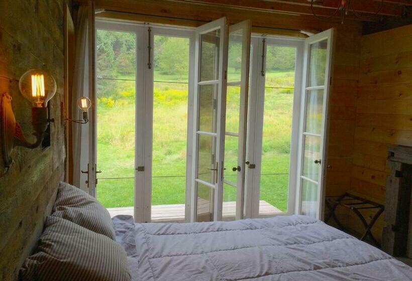 The Farmhouse Suite At Barn & Bike