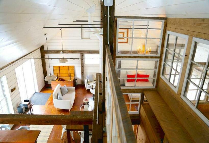 The Farmhouse Suite At Barn & Bike