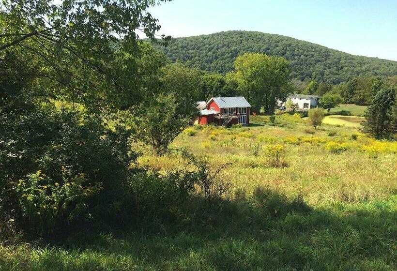 The Farmhouse Suite At Barn & Bike