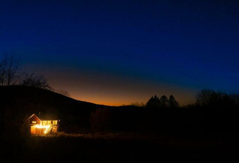 The Farmhouse Suite At Barn & Bike