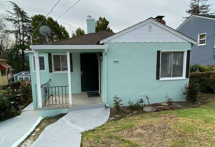 Modern 4 Bed Bungalow San Leandro Oakland Airport Washerdryer Ideal For Long Term Stay