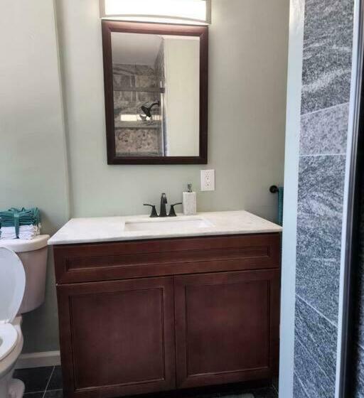 Modern 4 Bed Bungalow San Leandro Oakland Airport Washerdryer Ideal For Long Term Stay