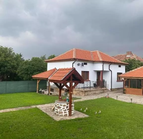 Majatalo крушунски кът тея