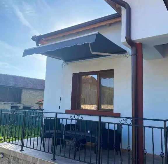 Majatalo крушунски кът тея