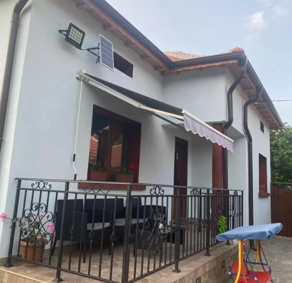 Majatalo крушунски кът тея